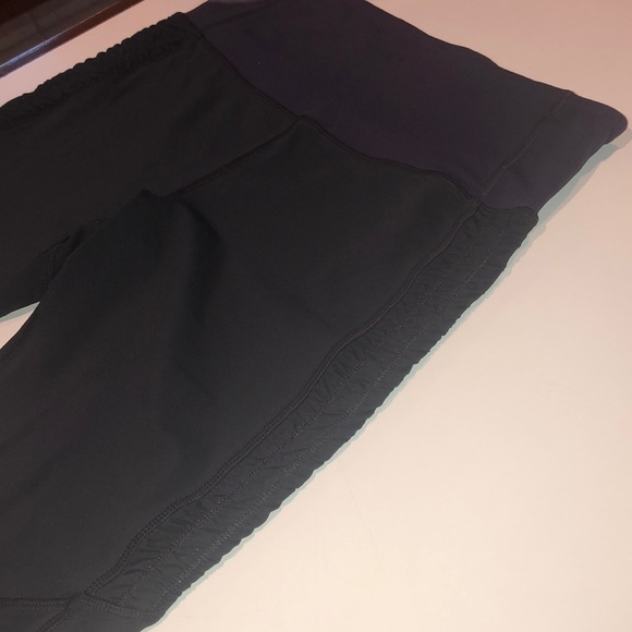 lululemon cropped leggings size 6 - Picture 2 of 4